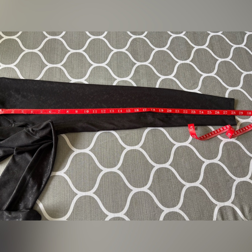PELOTON Black High-Waisted Pattern Leggings - Picture 3 of 10